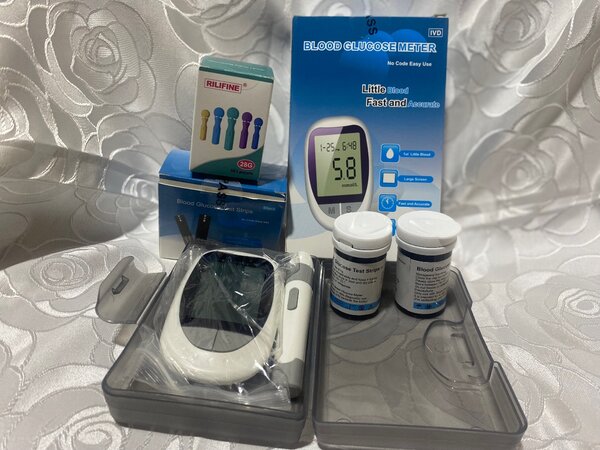 GLUCOMETER