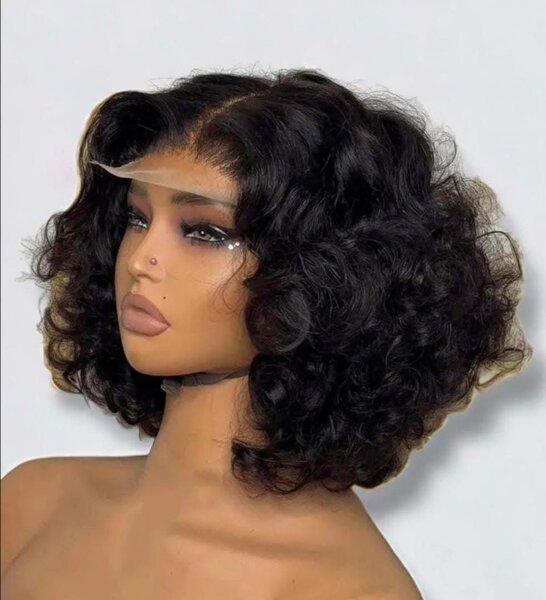 Perruque ondulée courte