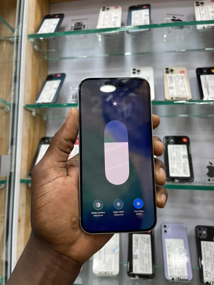 Iphone 15 plus propre