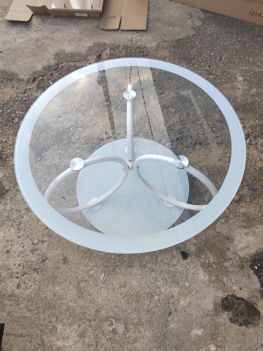 Table basse en verre