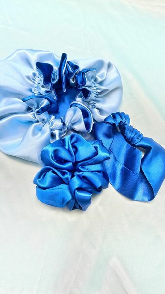 Bonnets et Chouchous en Satin