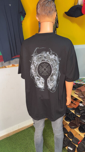 T-shirt graphique noir homme