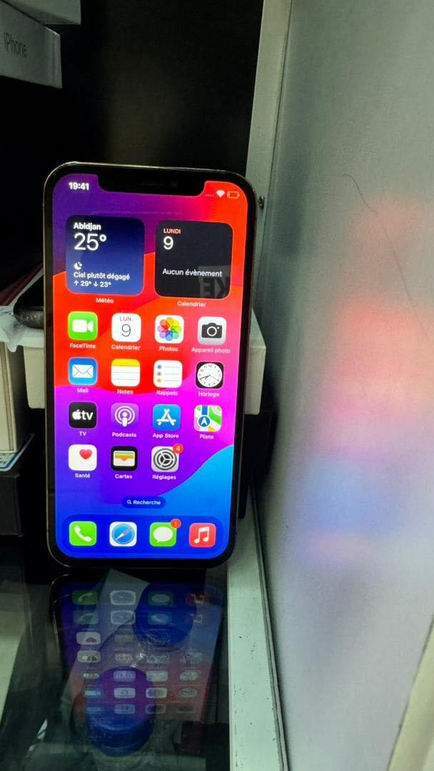 *iphone 12 pro 128giga sans Face ID :