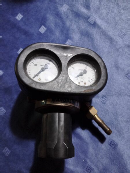 Oxygen Regulator / Guage