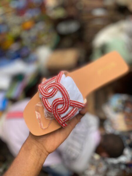 Sandales élégantes perlées