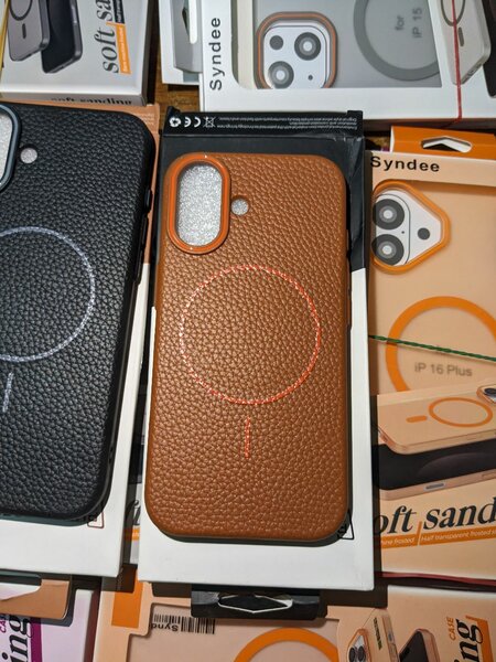 Coque en cuir pour iPhone 16