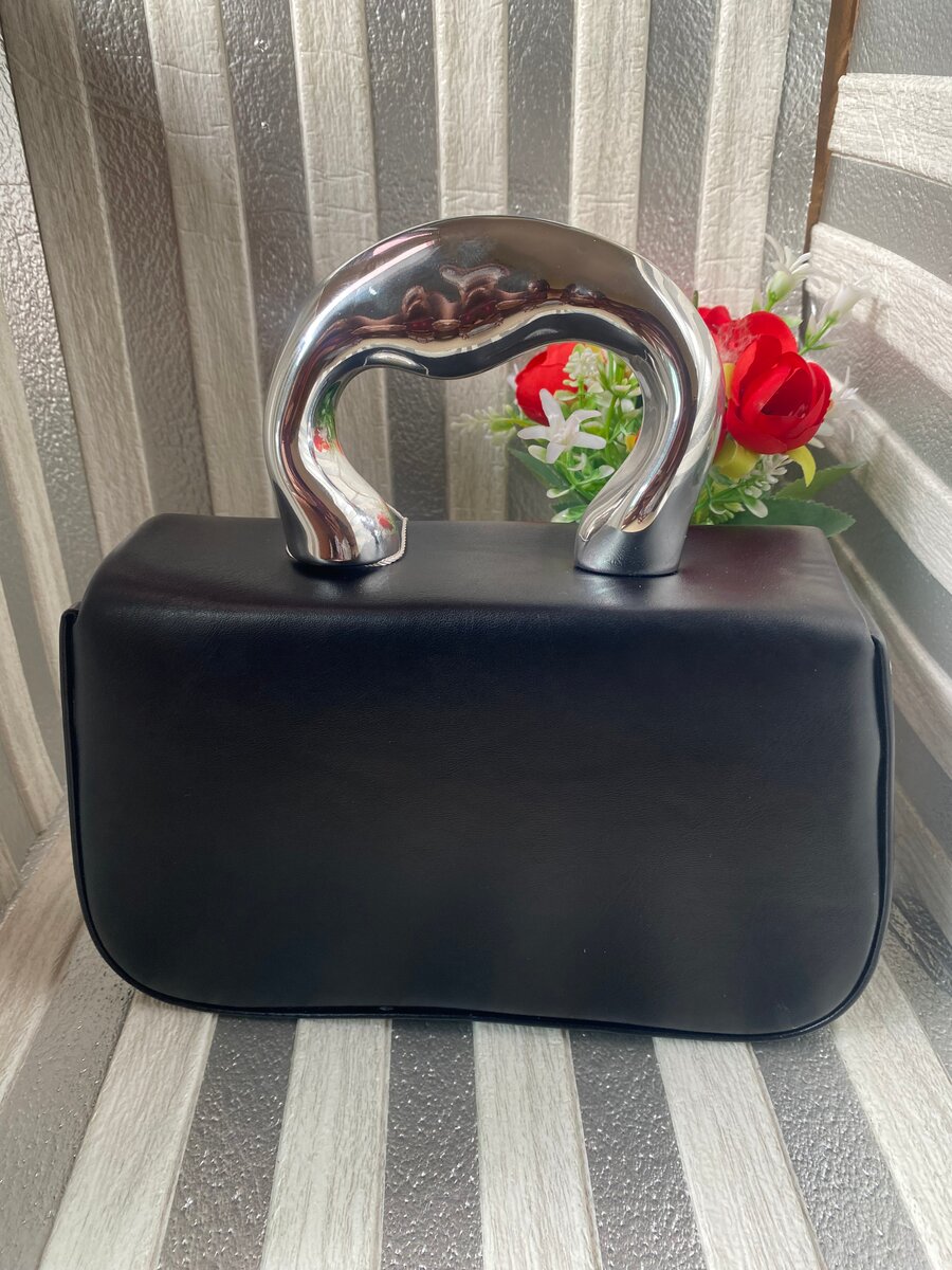 Sac à main élégant noir