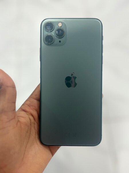 IPhone 11 Pro Max avec le carton