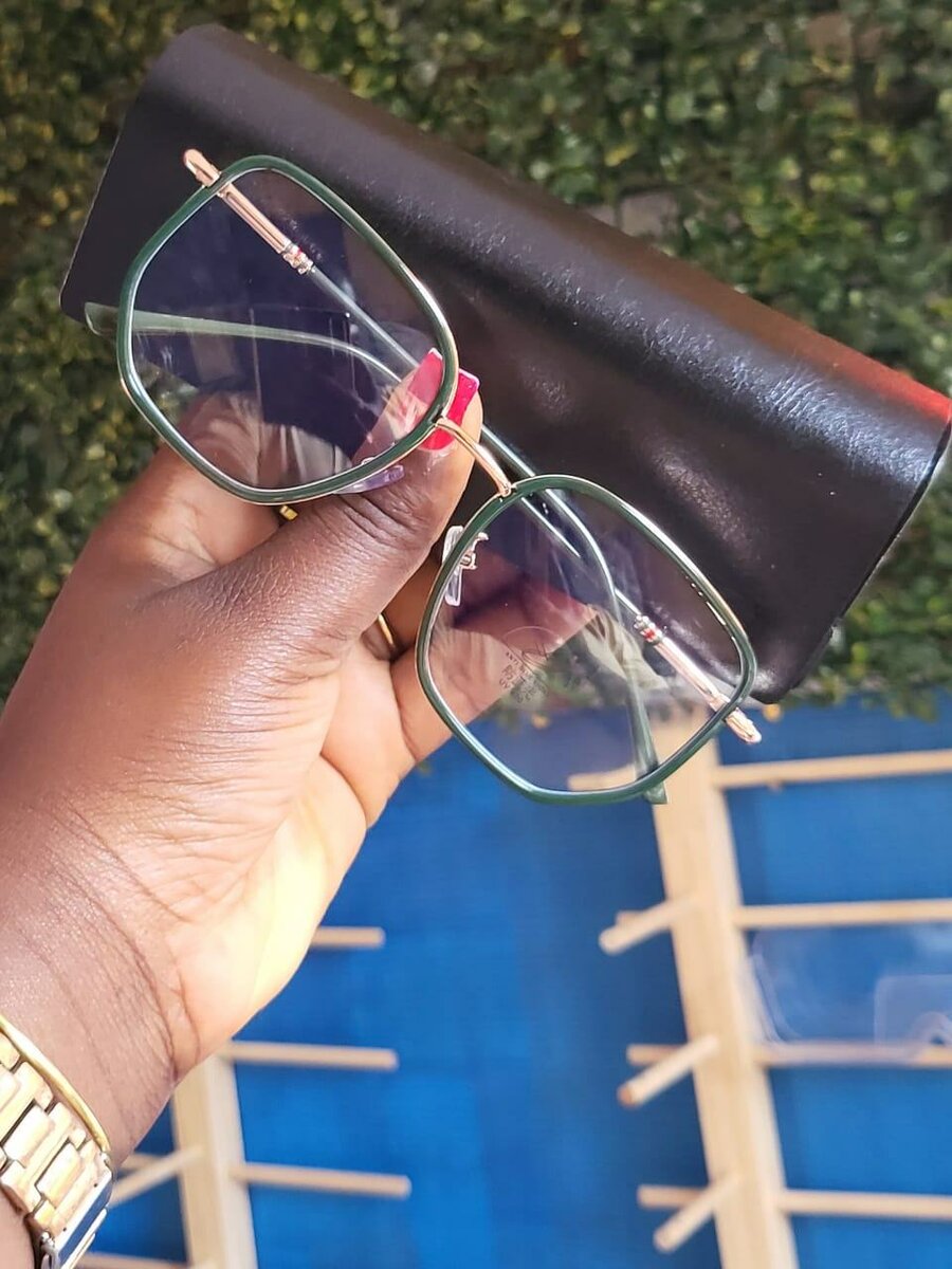 Lunettes élégantes en métal