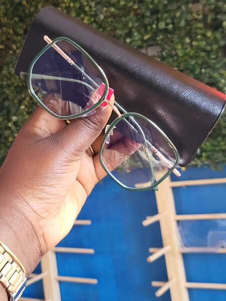 Lunettes élégantes en métal