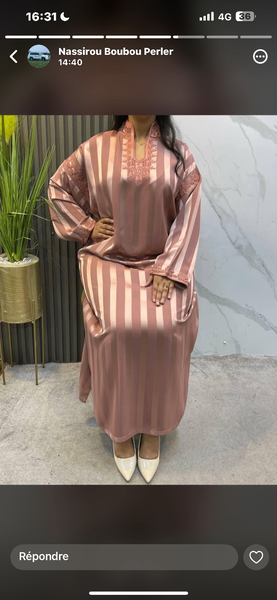 Robe longue à rayures élégante