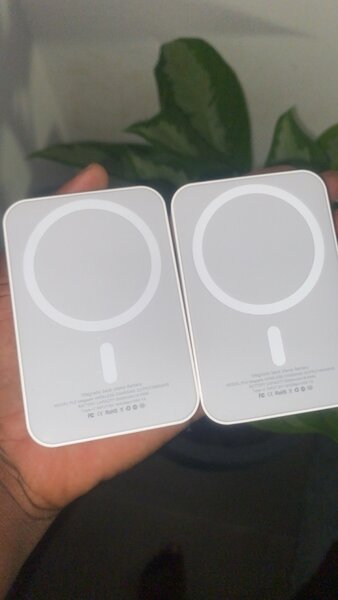 iPhone wireless powerbank