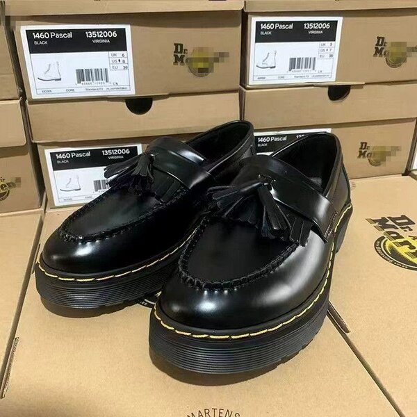 Chaussures en cuir robustes