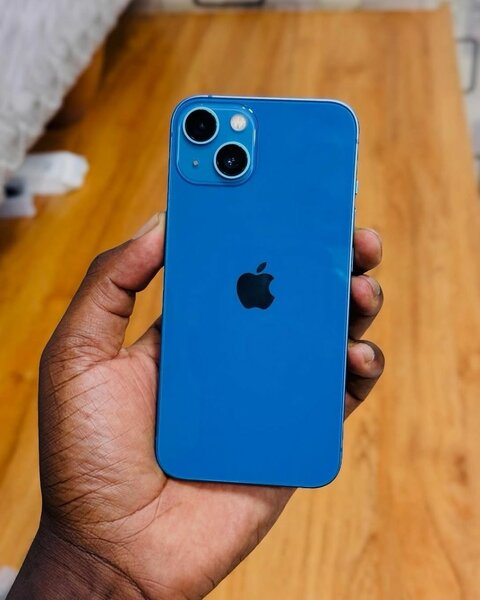 iPhone 13 128GB (pre owned)