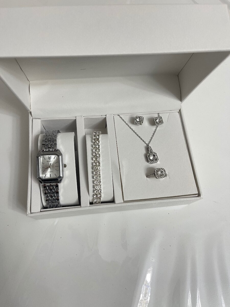 Набор женских часов