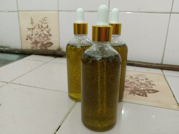 Huile de chébé et d'autres