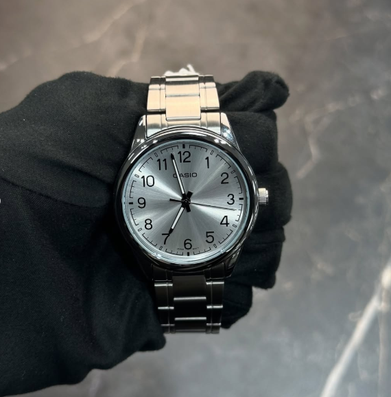 Casio белые часы 