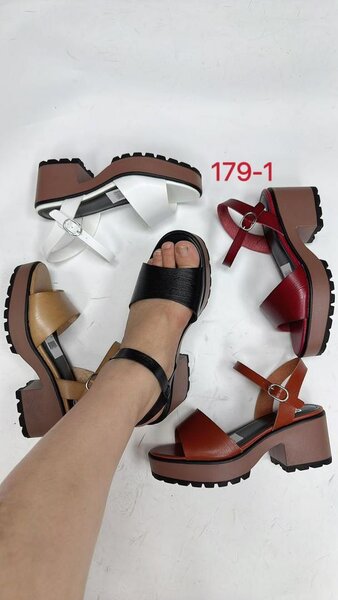 Sandales à talon tendance