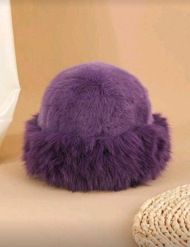 Chapeaux en fausse fourrure élégants