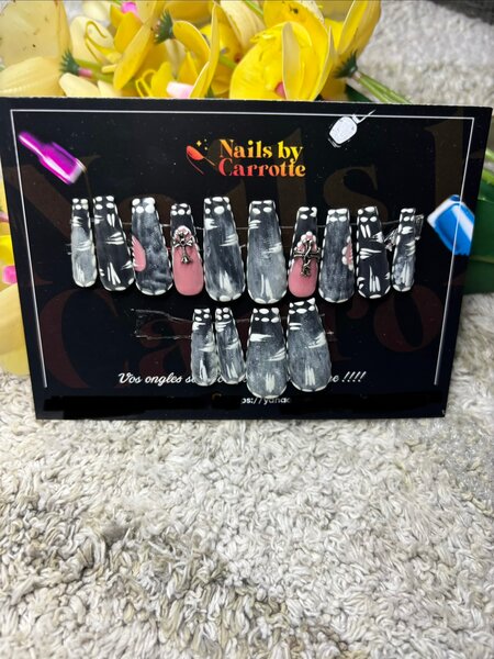 Ongles Pressés Stylisés