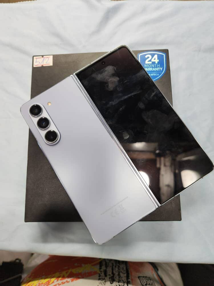 Galaxy Z fold 5 512 giga et 12