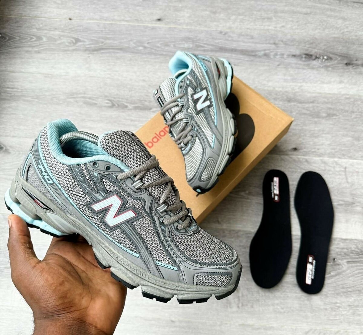 NEW BALANCE 740