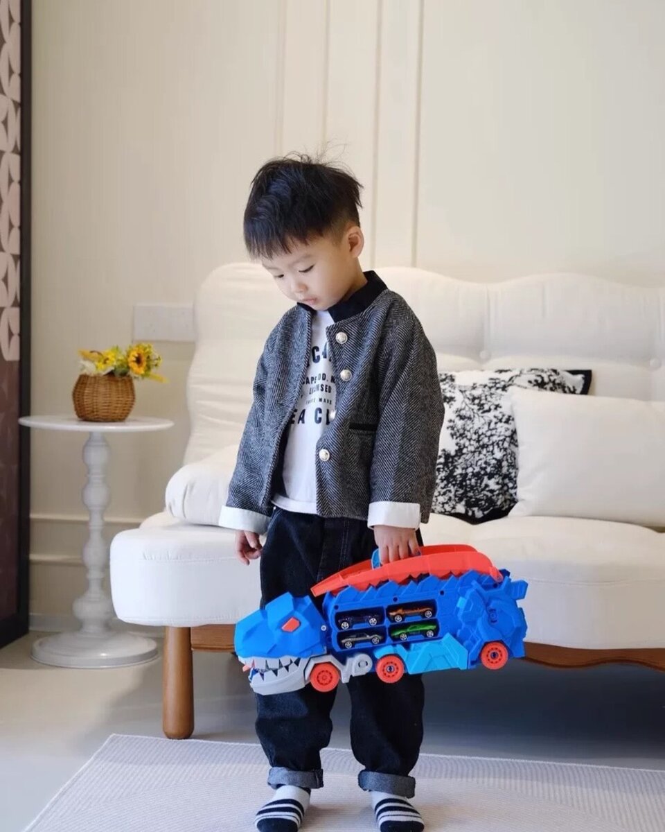 Дино автомобиль