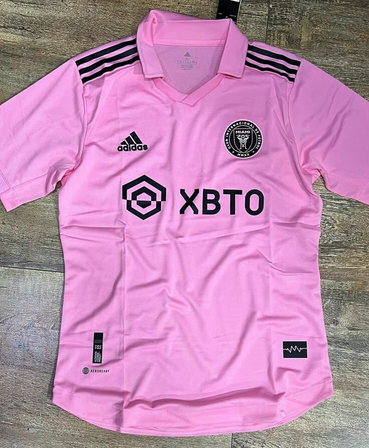 Maillot de football rose