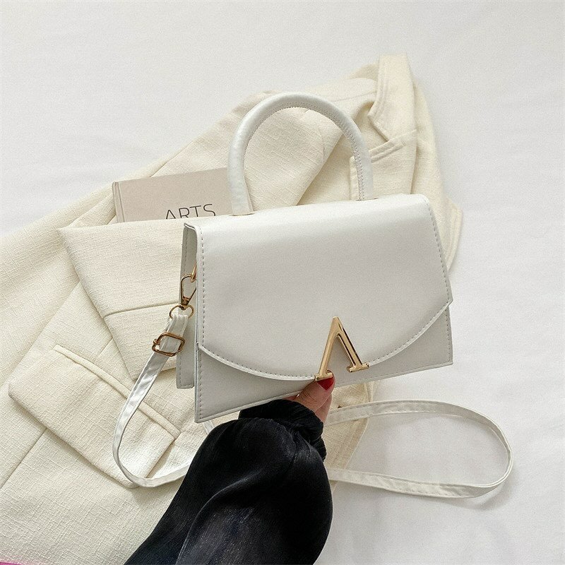 Stylish and fashionable women's bag white
