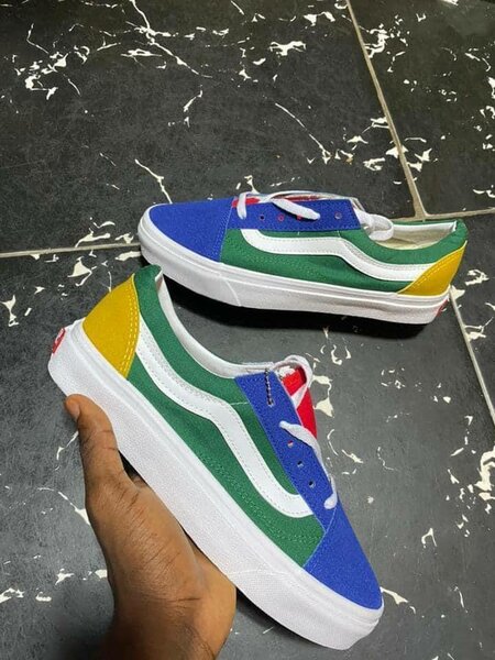 Baskets colorées tendance