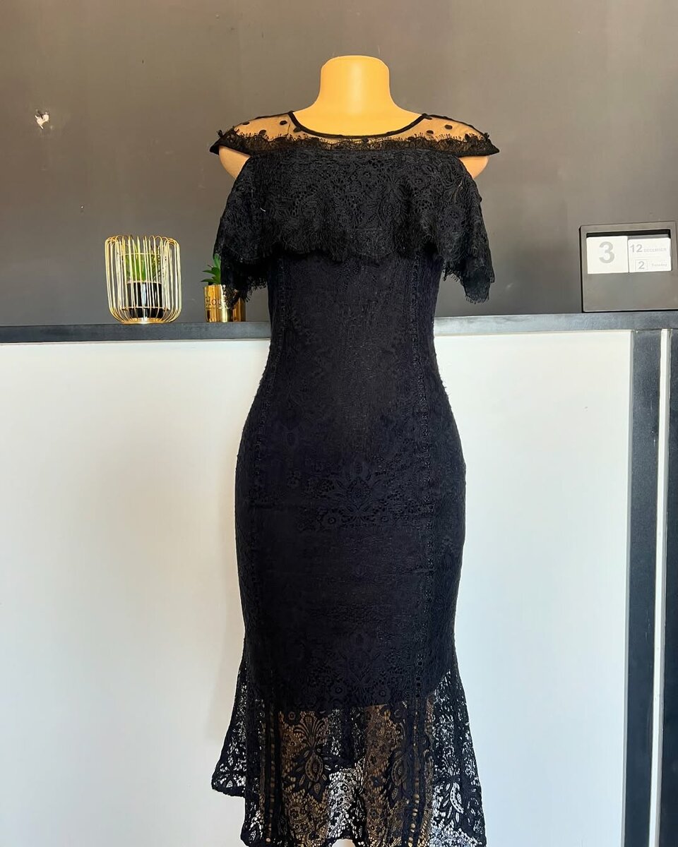  women's beautiful dress  Size 8- Small