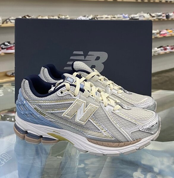 Chaussures New Balance 1906R