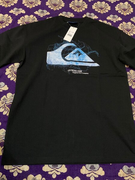 T-shirt graphique tendance