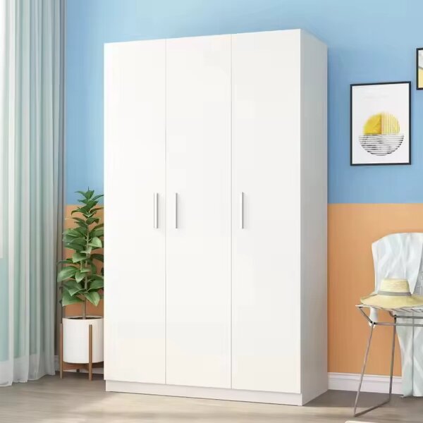 Armoire moderne à trois portes