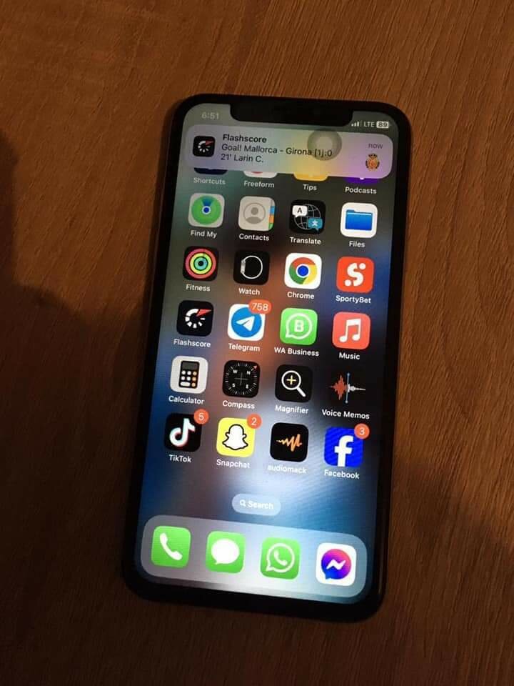 iPhone X  64gig