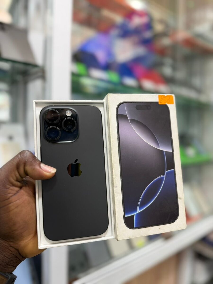 iPhone 16 pro 256 giga et 2puc