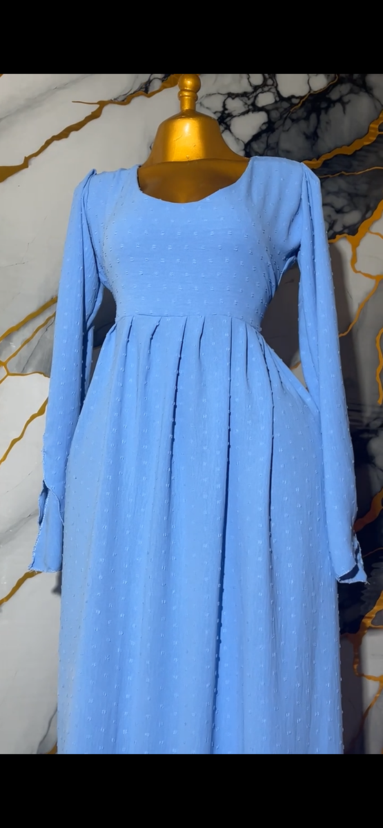 Robe longue élégante en crêpe