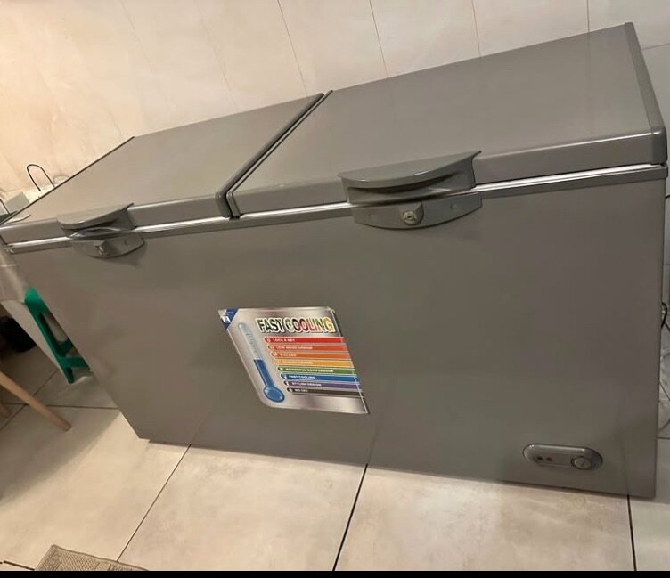 Congélateur à double porte