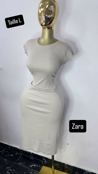 Robe Beige Zara Taille L