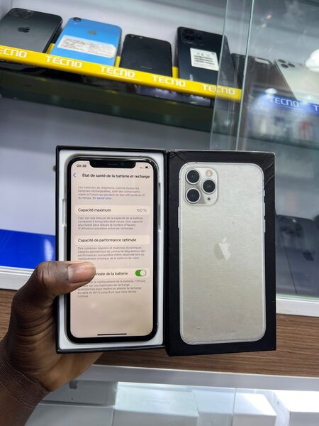 iPhone 11 Pro 64gb avec son carton