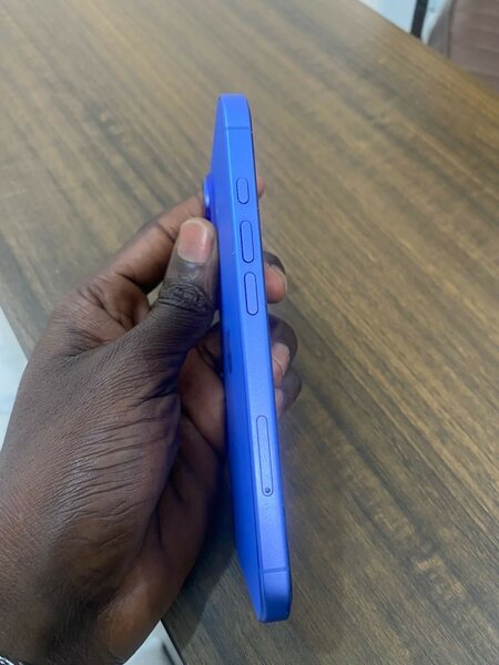 iPhone 16 bleu 128 Go