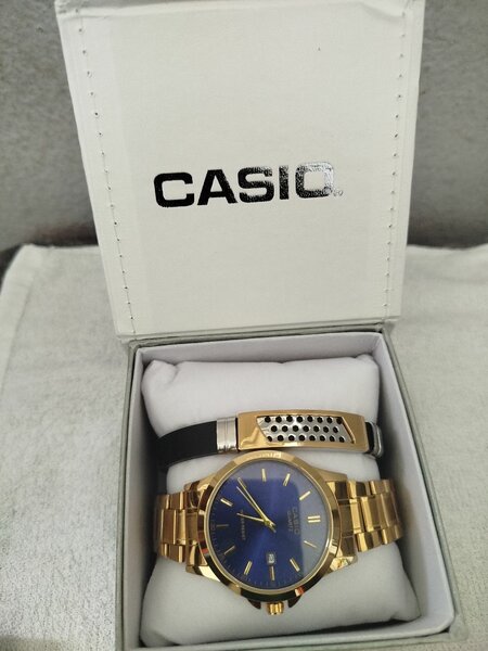 Montre homme dorée Casio