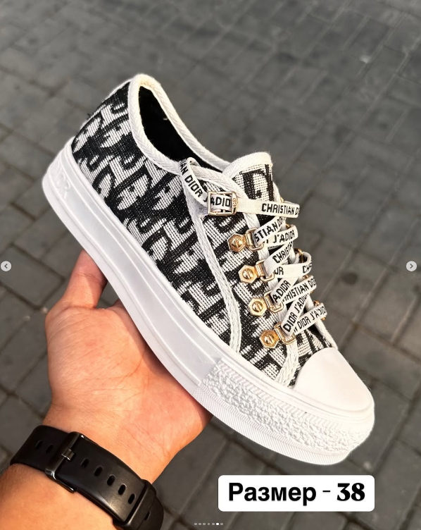 кроссовки белые