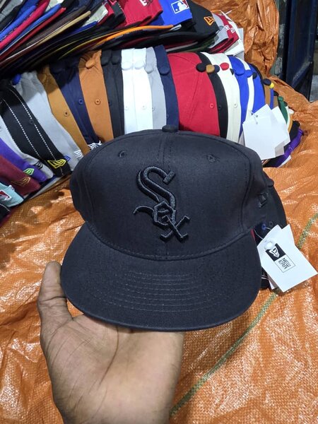 Casquette noire baseball élégante