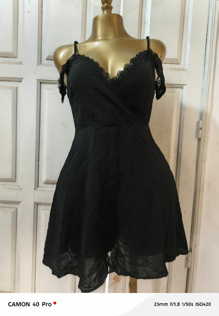 Robe noire élégante en dentelle