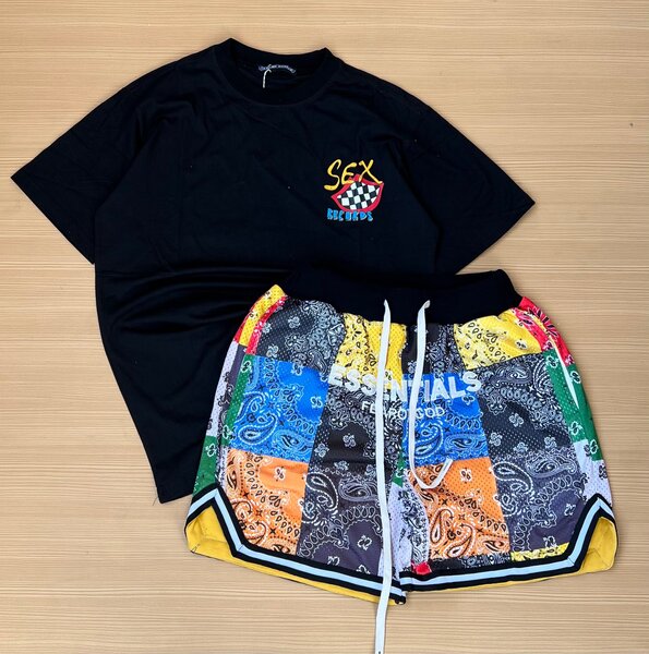 T SHIRT & SHORTS
