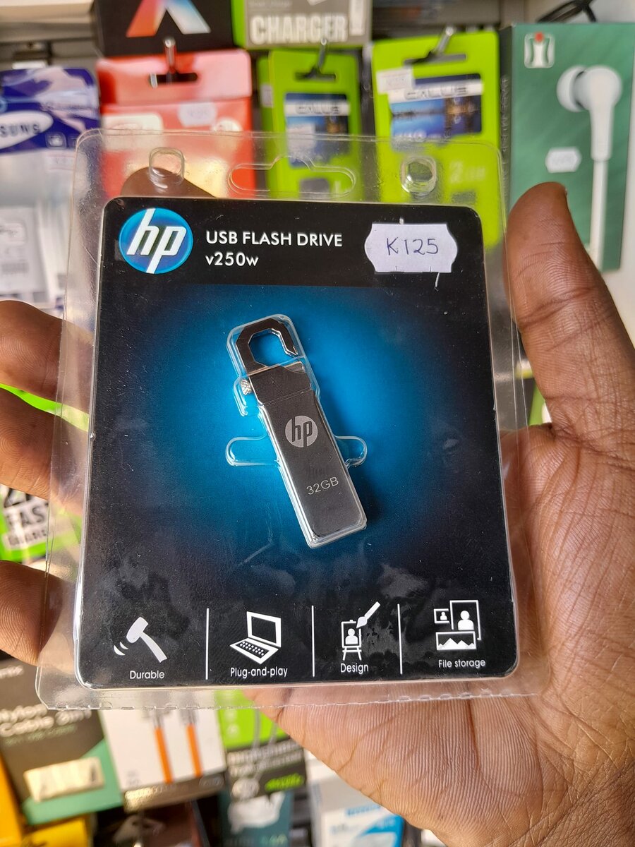 HP FLASH DRIVE 32gb