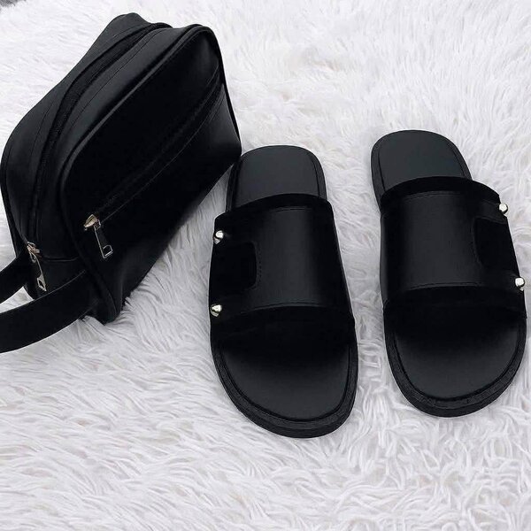 Sandales élégante et sac homme