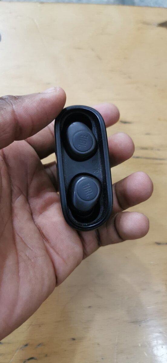 JBL EARBUDS / Voice Cancellation