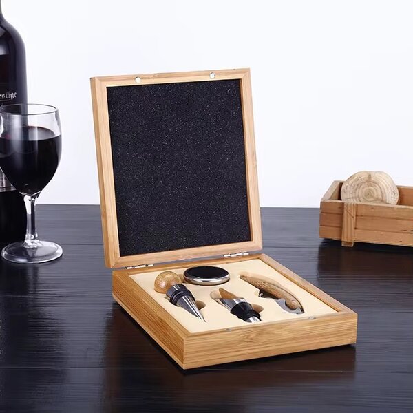 Set d'accessoires à vin en bois